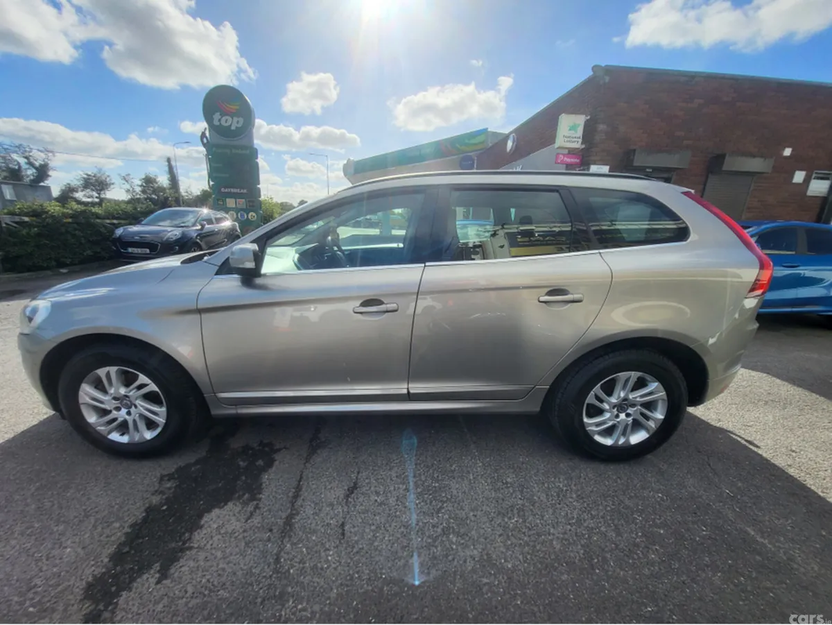 Volvo XC60 Estate, Diesel, 2015, Gold