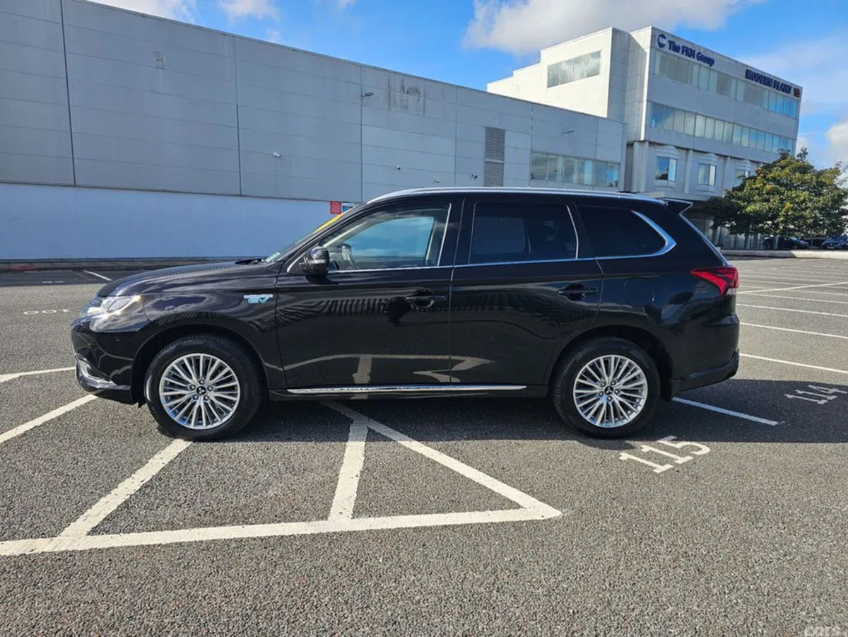 Mitsubishi Outlander Estate, Petrol Plug-in Hybrid, 2019, Black