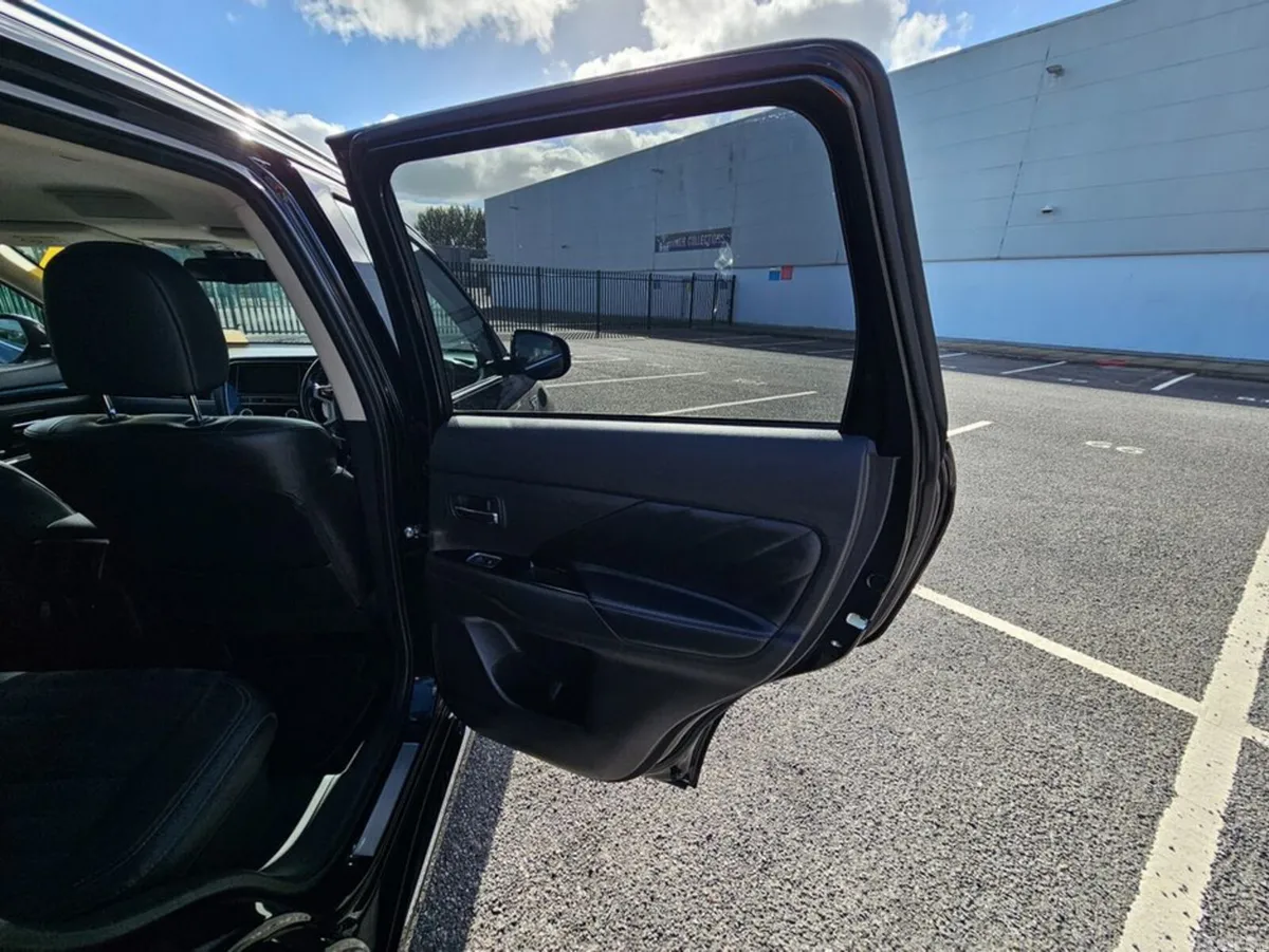 Mitsubishi Outlander Estate, Petrol Plug-in Hybrid, 2019, Black