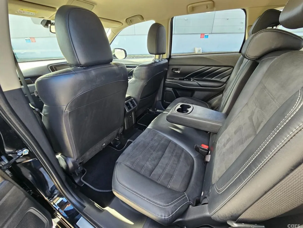 Mitsubishi Outlander Estate, Petrol Plug-in Hybrid, 2019, Black