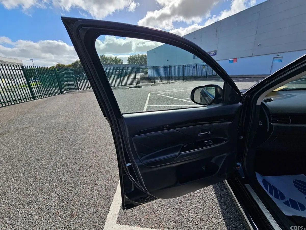 Mitsubishi Outlander Estate, Petrol Plug-in Hybrid, 2019, Black