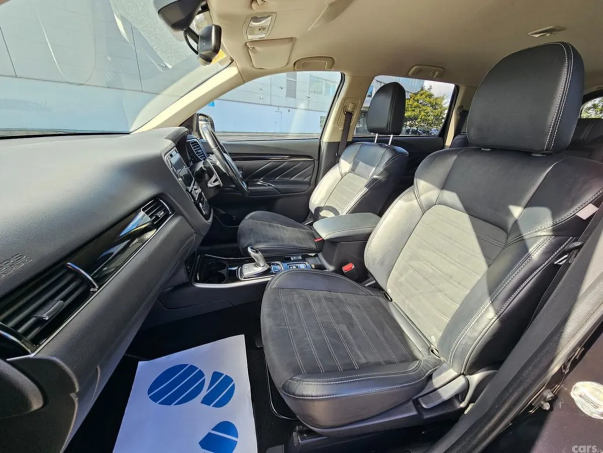 Mitsubishi Outlander Estate, Petrol Plug-in Hybrid, 2019, Black