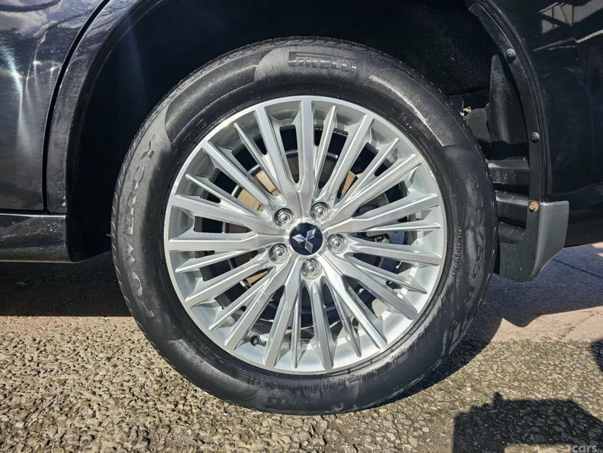 Mitsubishi Outlander Estate, Petrol Plug-in Hybrid, 2019, Black