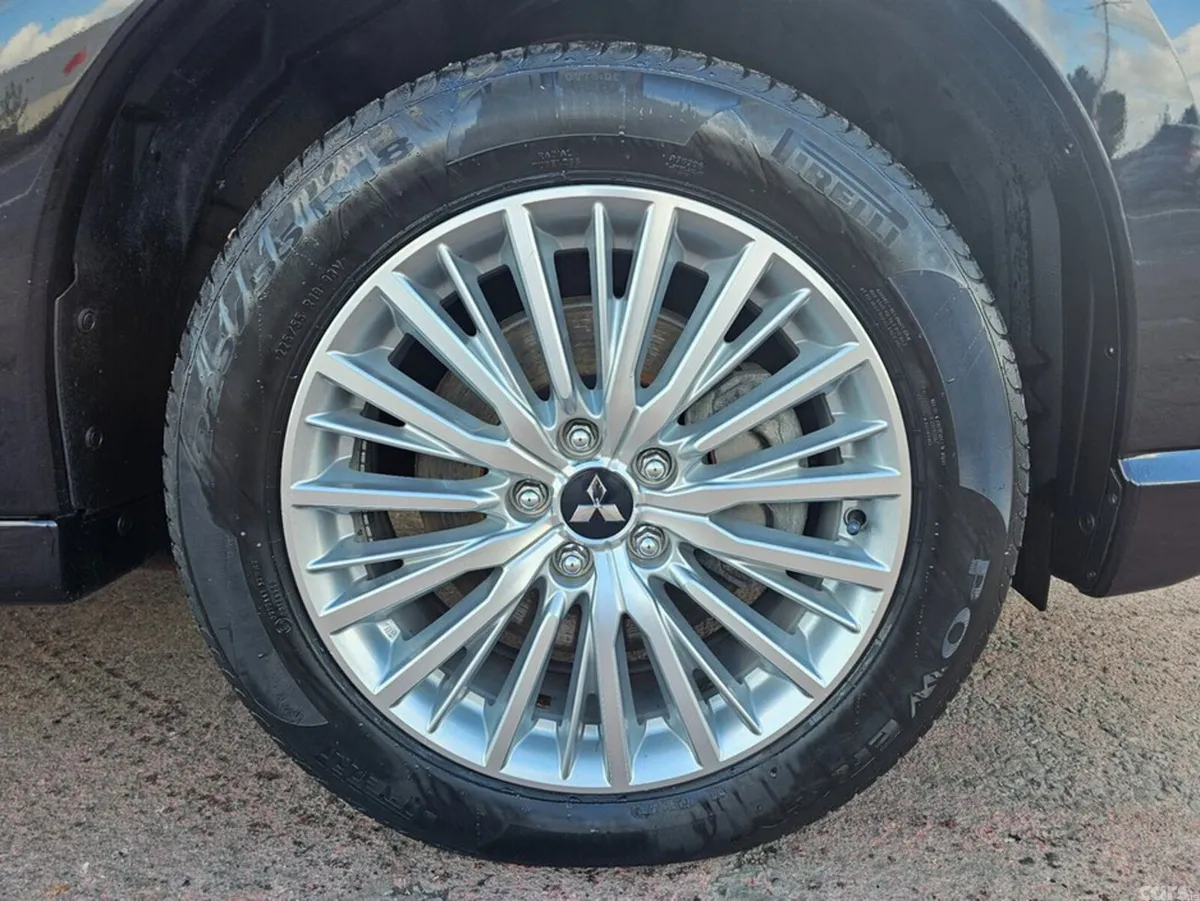 Mitsubishi Outlander Estate, Petrol Plug-in Hybrid, 2019, Black