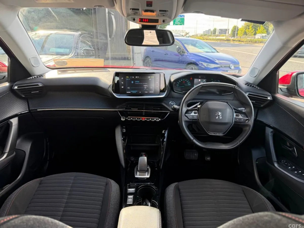Peugeot 2008 MPV, Electric, 2022, Red