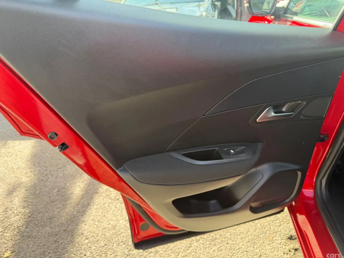 Peugeot 2008 MPV, Electric, 2022, Red
