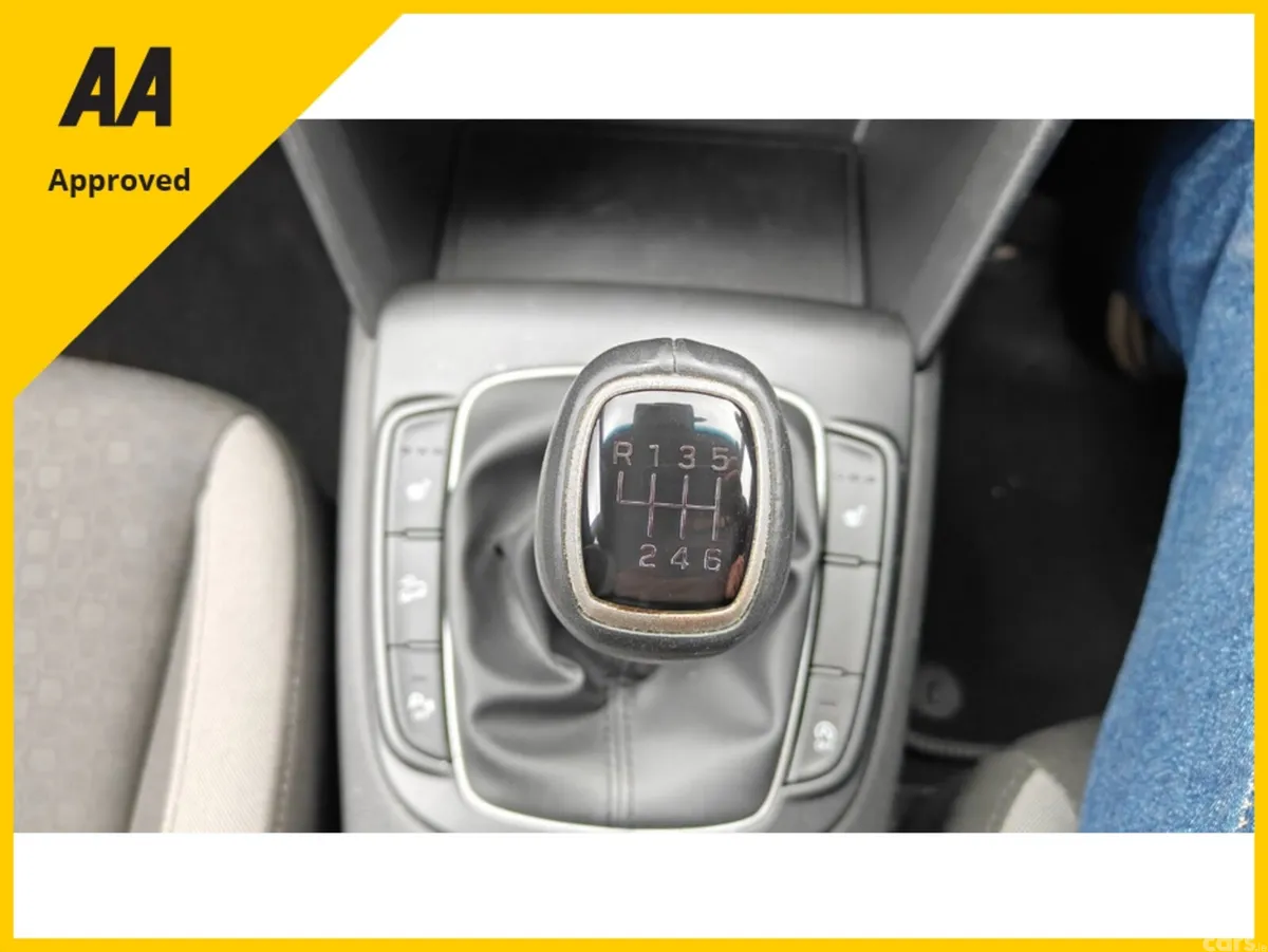 Hyundai KONA MPV, Petrol, 2020, White