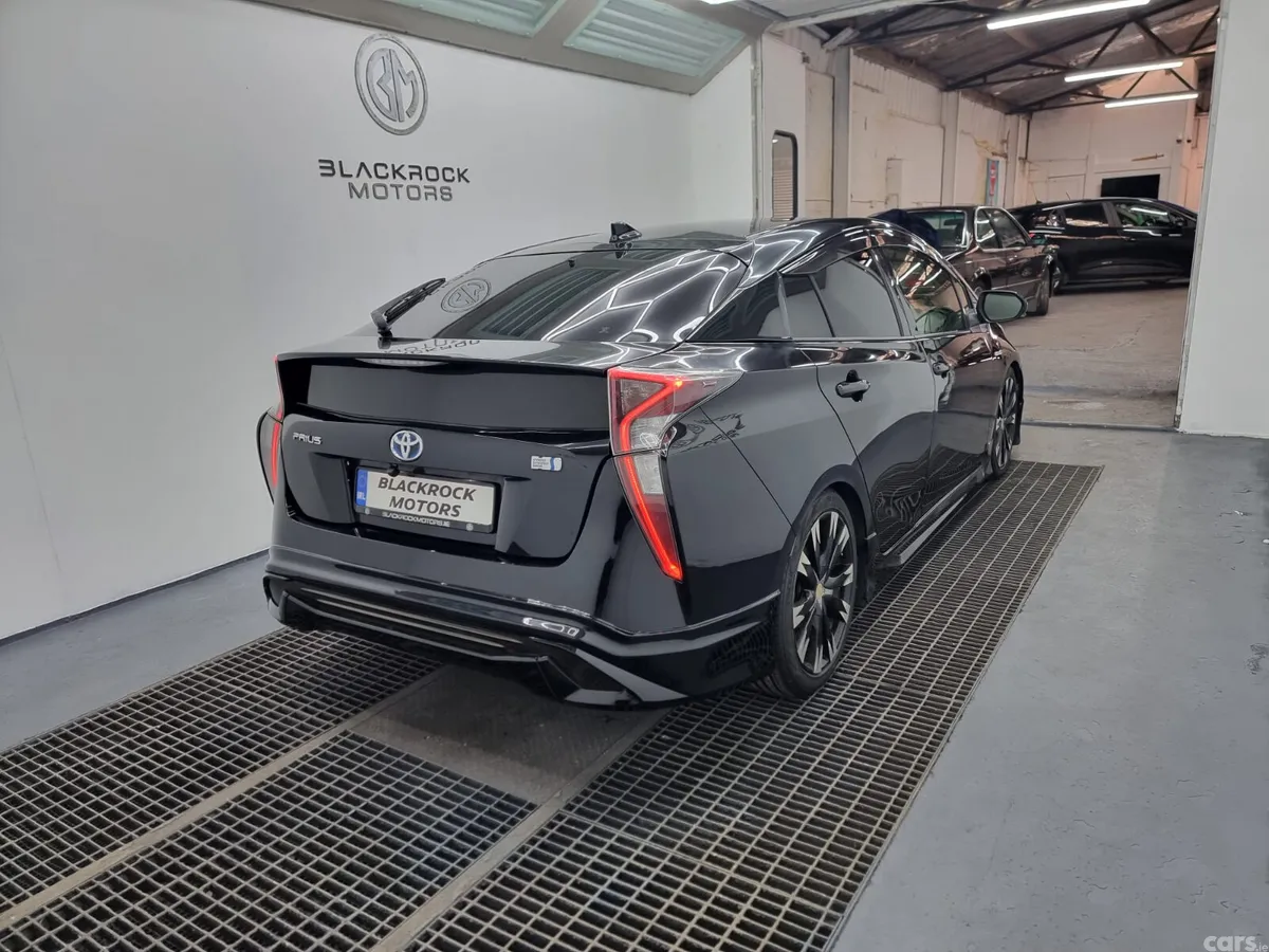 Toyota Prius Hatchback, Petrol Hybrid, 2016, Black