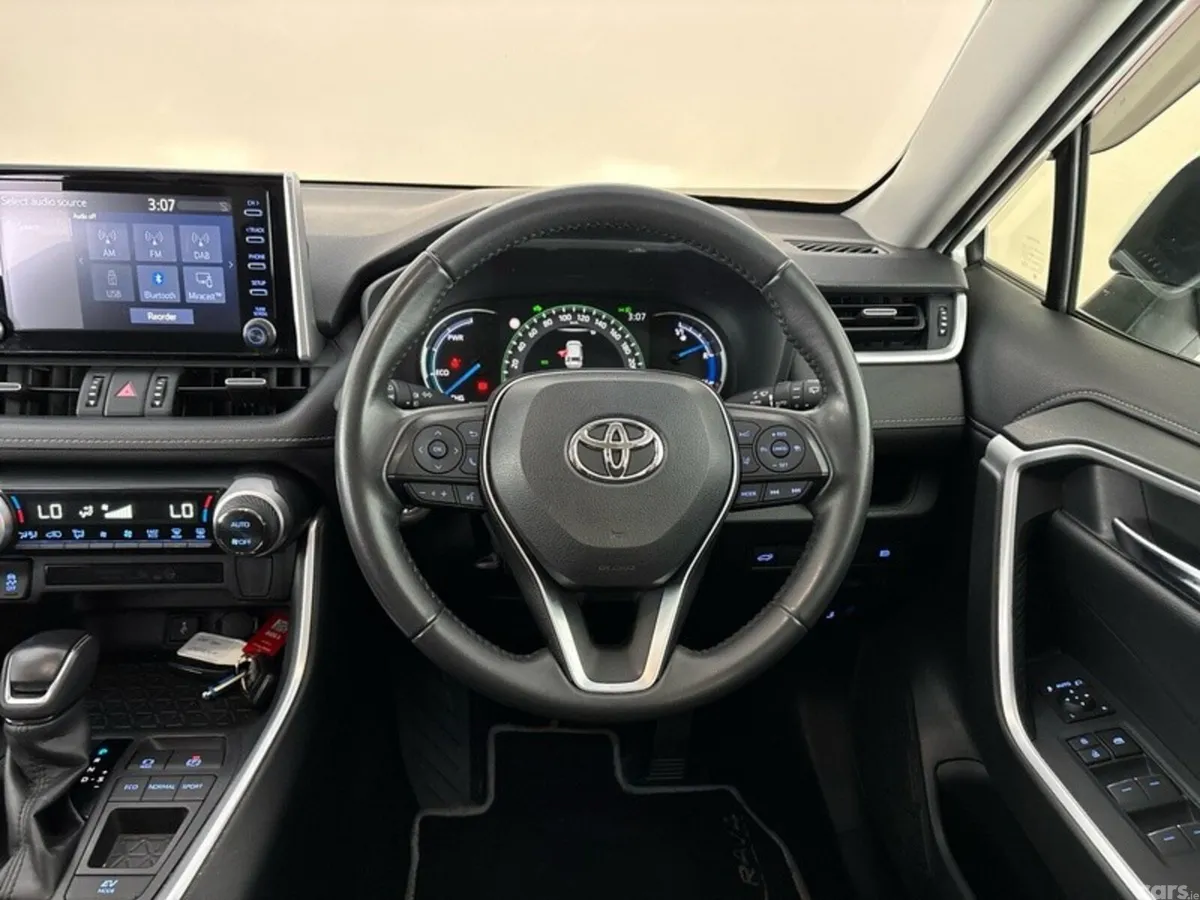 Toyota RAV4 SUV, Petrol Hybrid, 2022, White