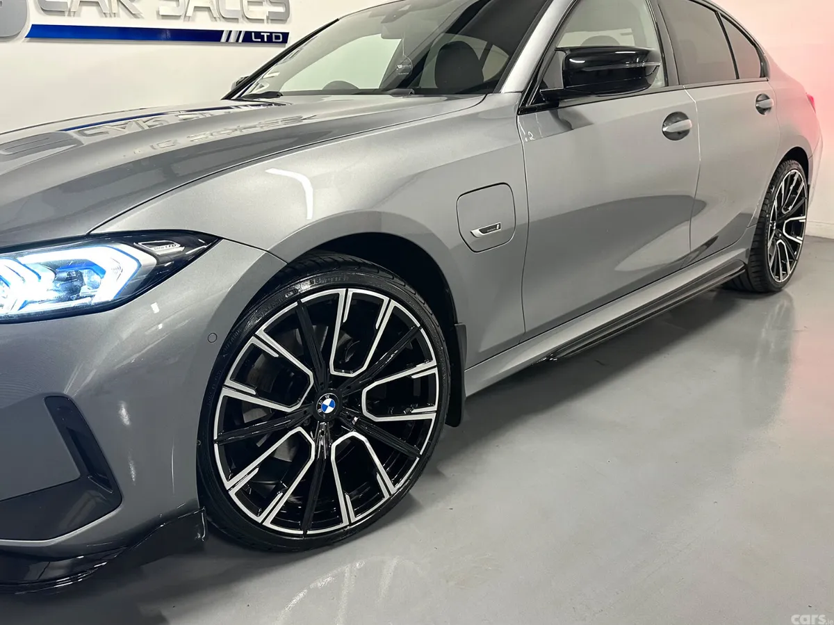 BMW 3-Series Saloon, Petrol Hybrid, 2023, Grey