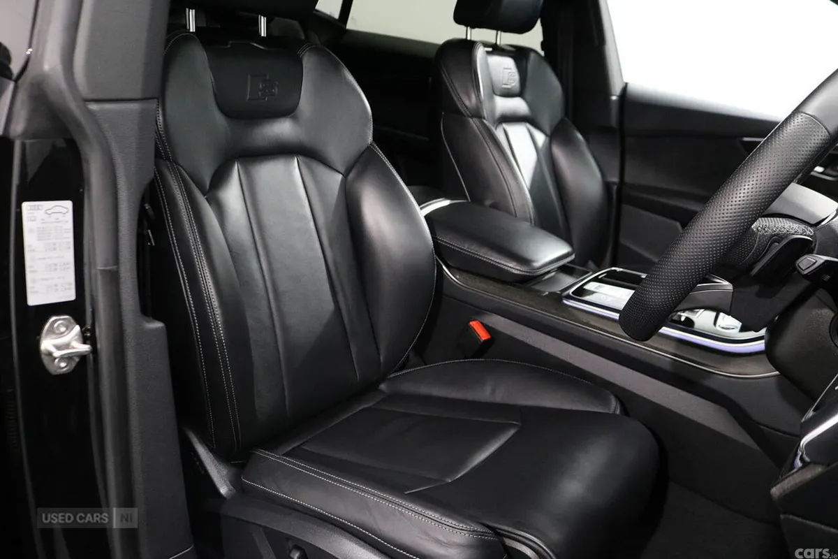 Audi Q8 SUV, Petrol Hybrid, 2023, Black
