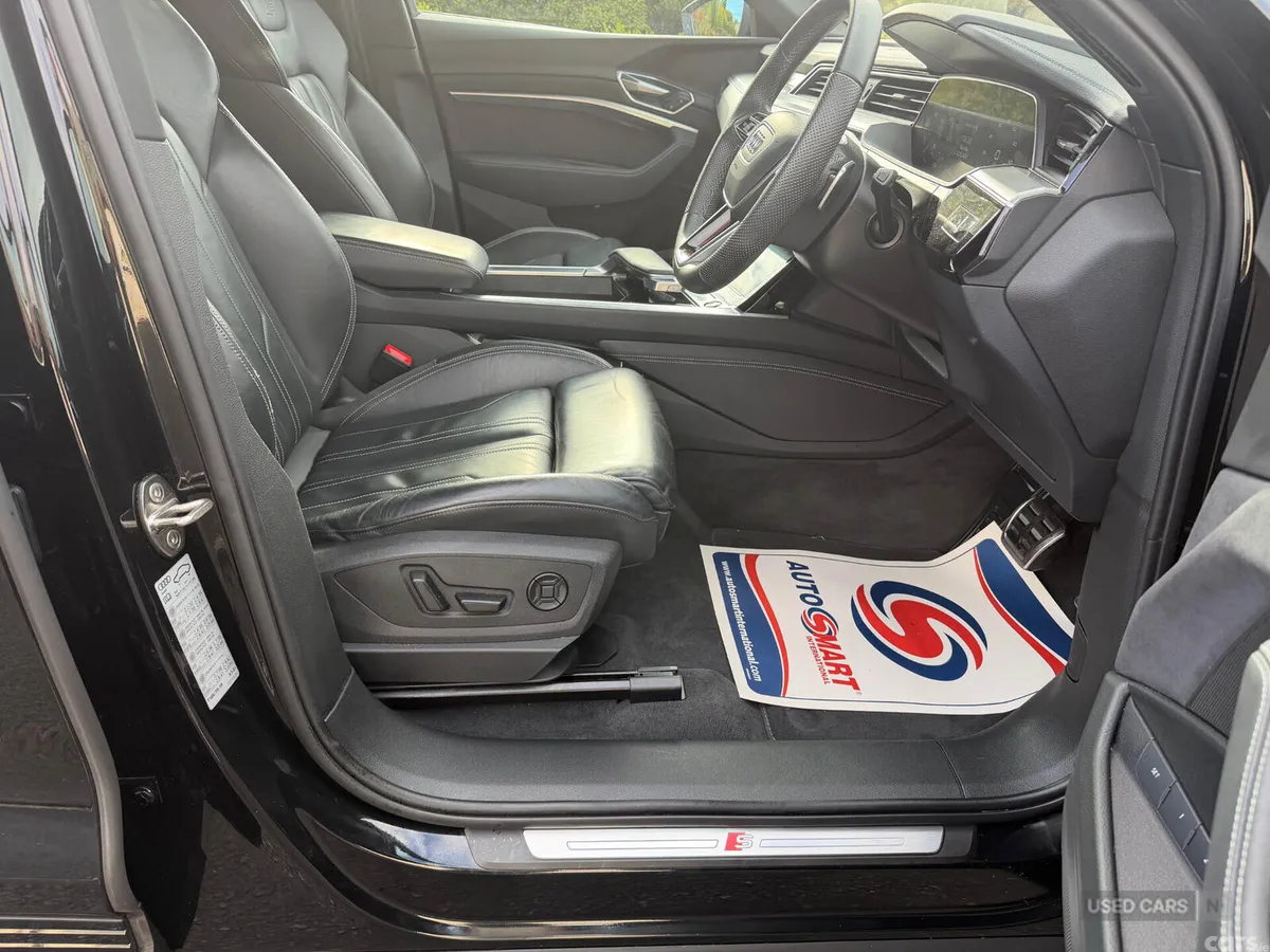 Audi Q8 SUV, Electric, 2024, Black