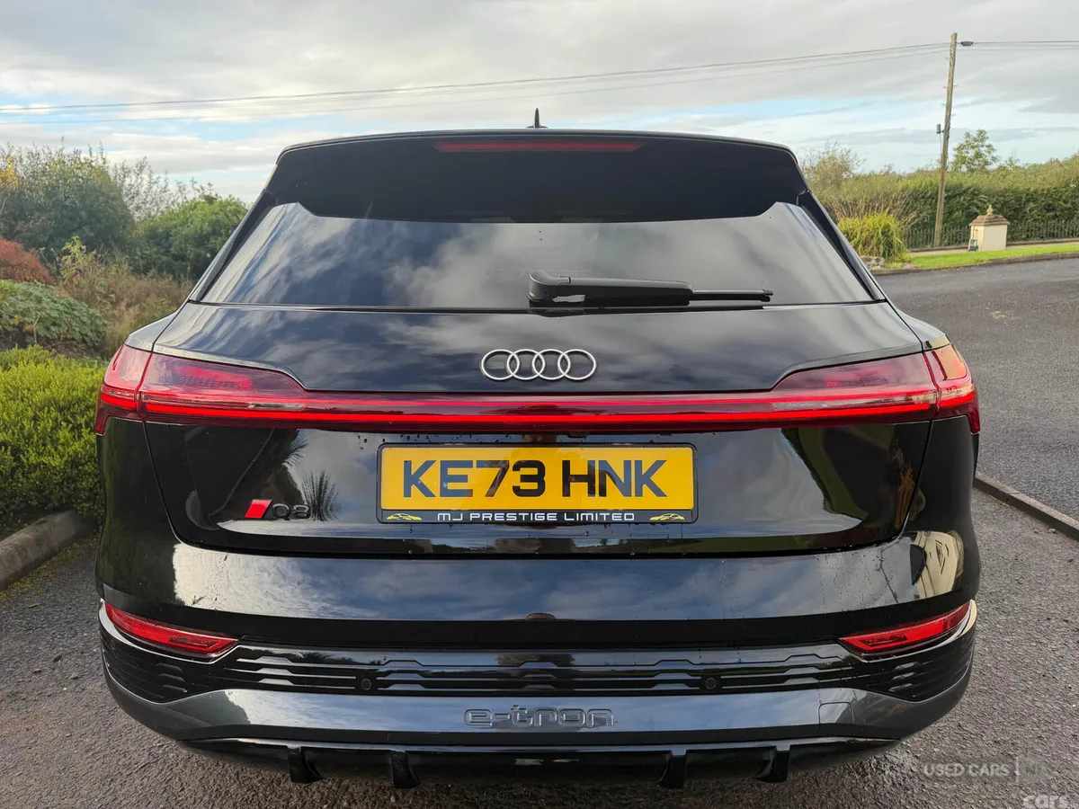Audi Q8 SUV, Electric, 2024, Black
