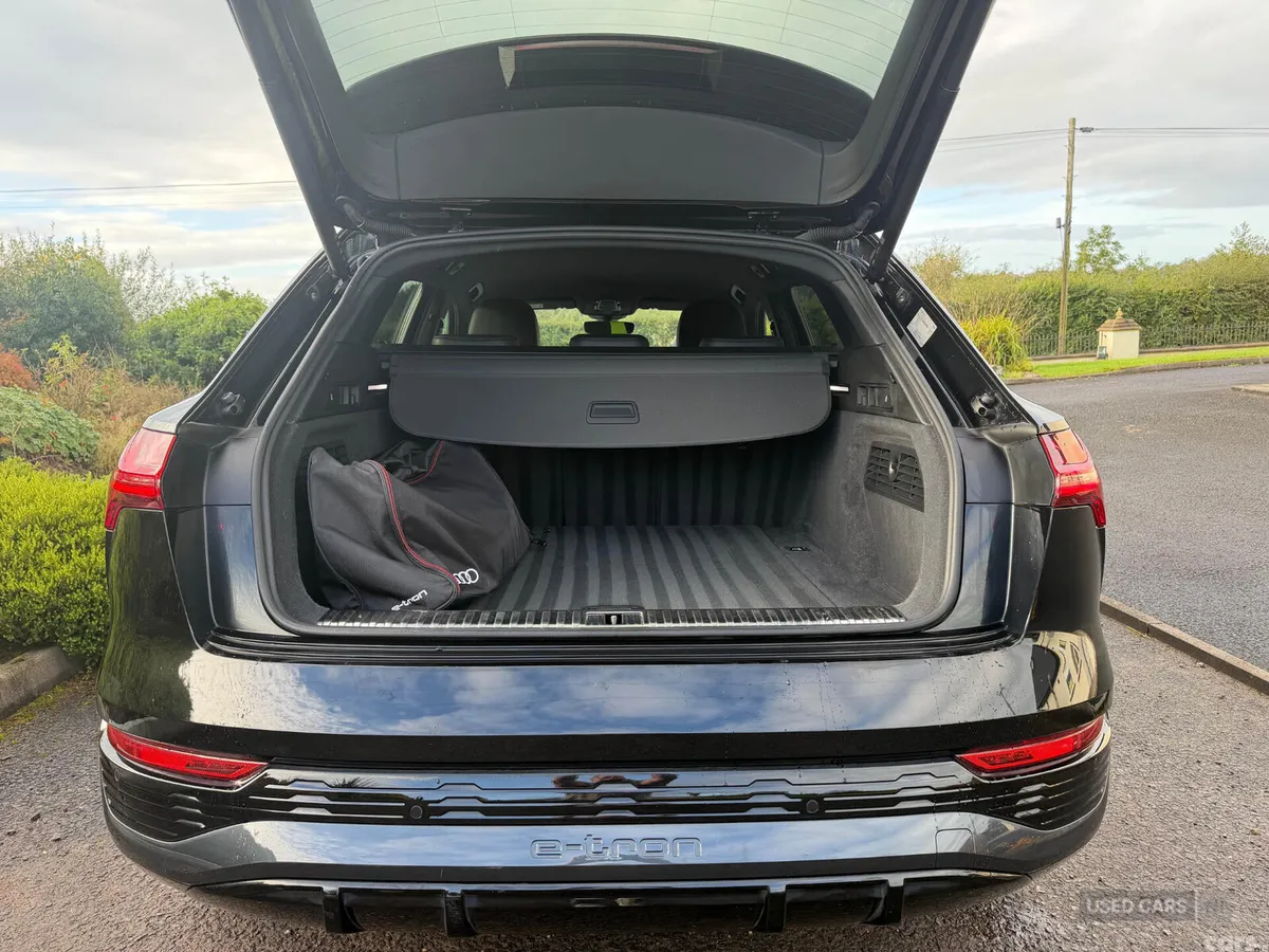 Audi Q8 SUV, Electric, 2024, Black