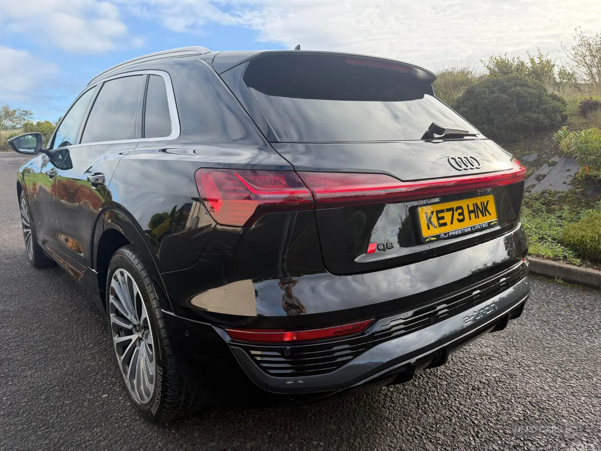 Audi Q8 SUV, Electric, 2024, Black