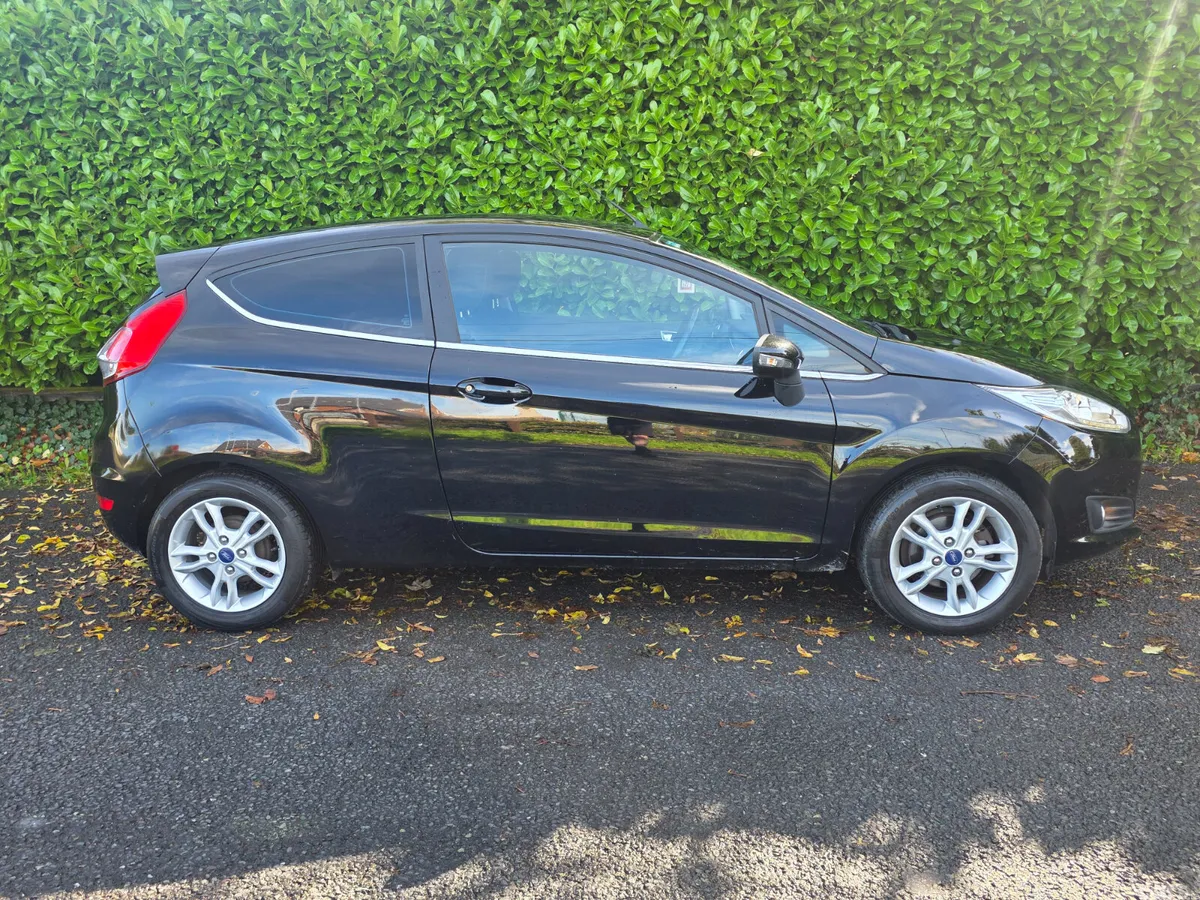 Ford Fiesta Hatchback, Petrol, 2016, Black