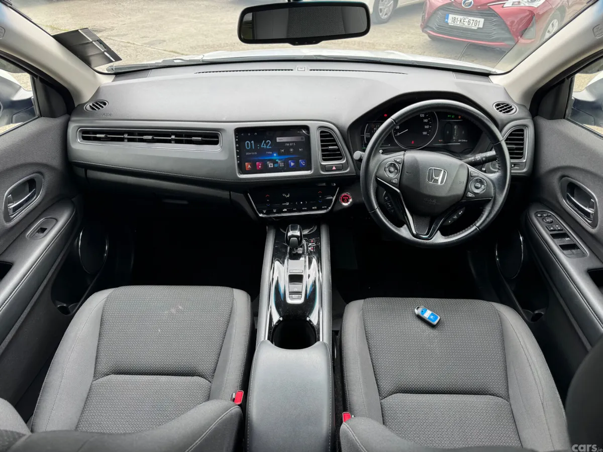 Honda Vezel Estate, Petrol Hybrid, 2020, White