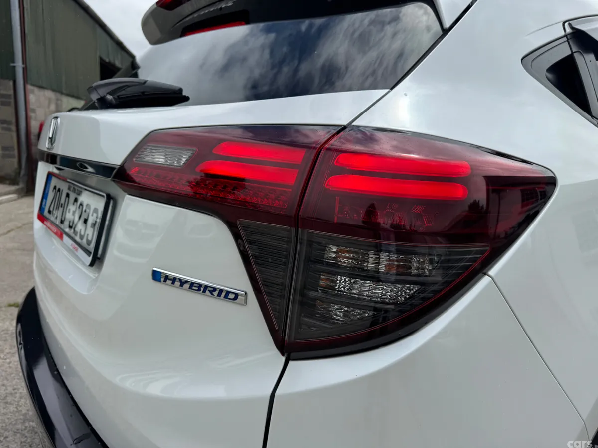 Honda Vezel Estate, Petrol Hybrid, 2020, White