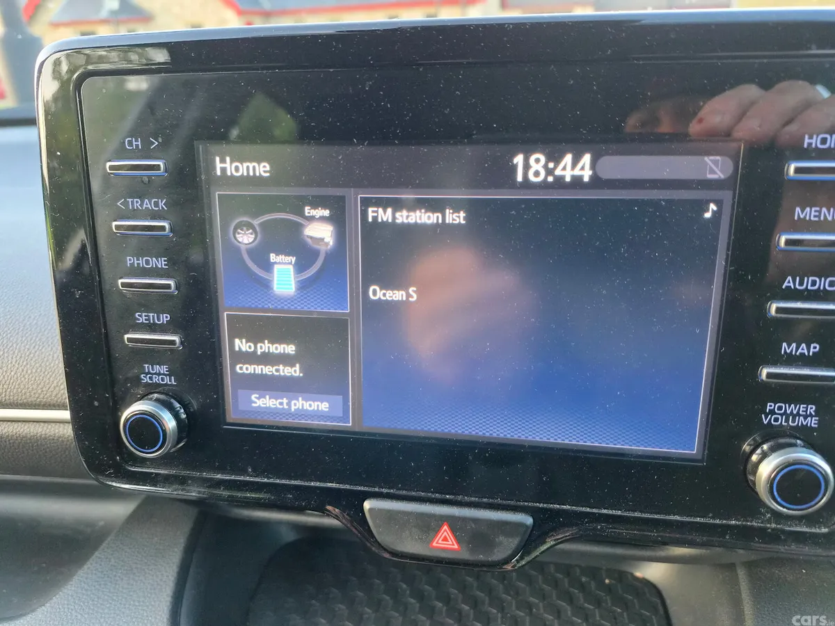Toyota Yaris Hatchback, Petrol Hybrid, 2023, Gold