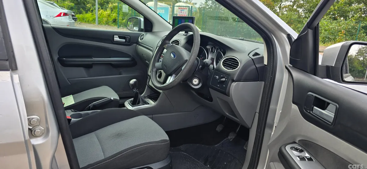 Ford Focus Hatchback, Diesel, 2010, Silver