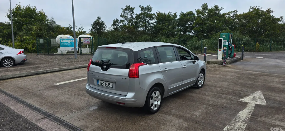 Peugeot 5008 MPV, Diesel, 2012, Grey