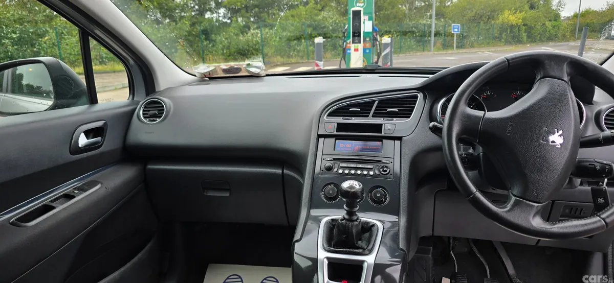 Peugeot 5008 MPV, Diesel, 2012, Grey