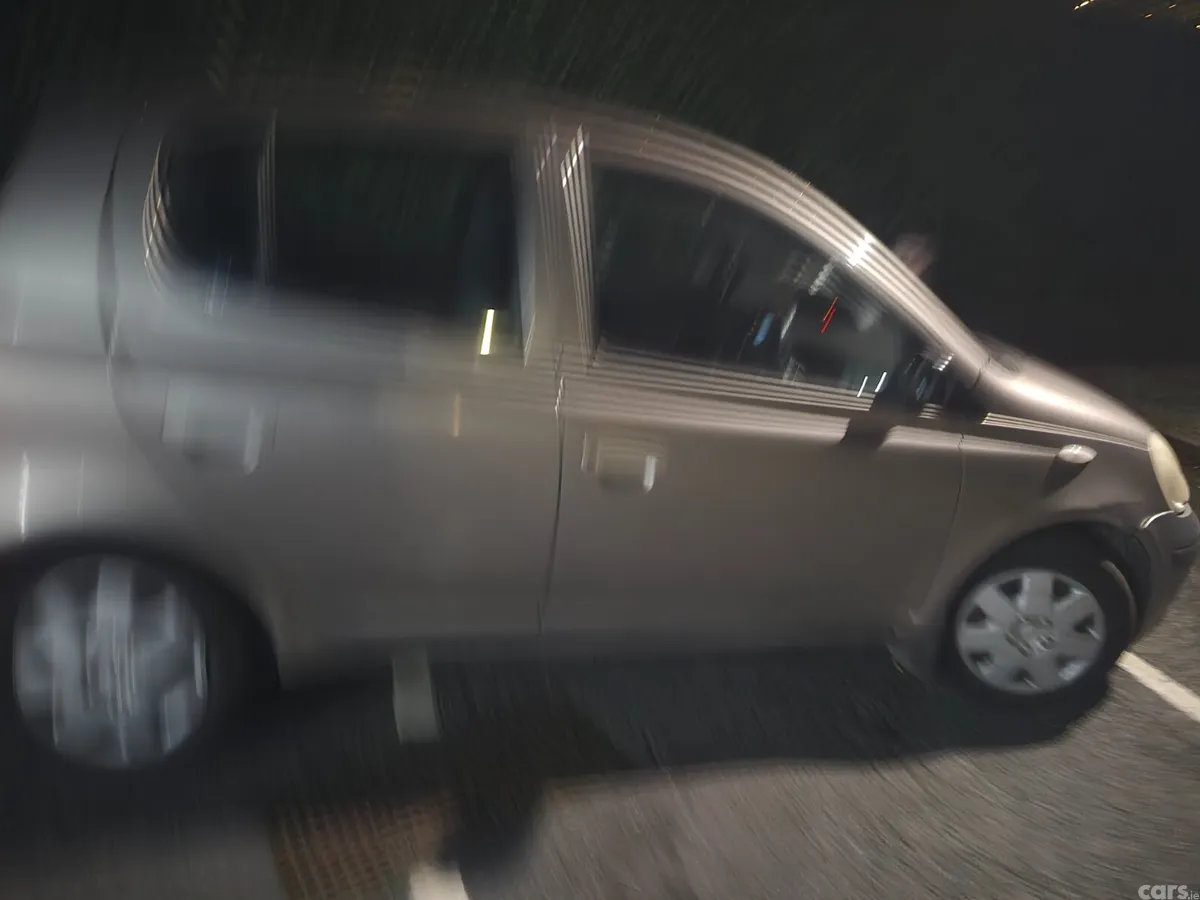 Toyota Yaris Hatchback, Petrol, 2004, Grey