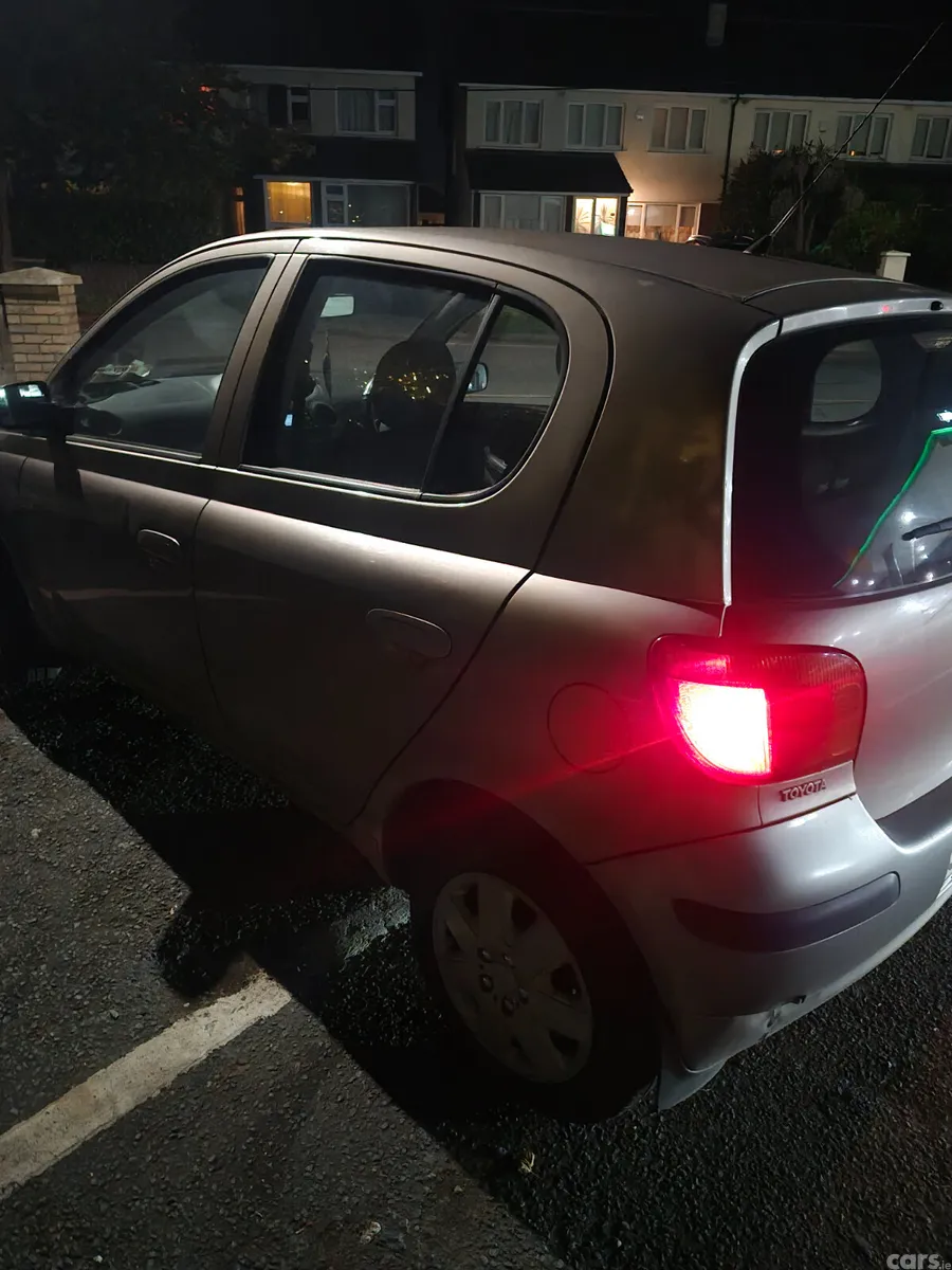 Toyota Yaris Hatchback, Petrol, 2004, Grey