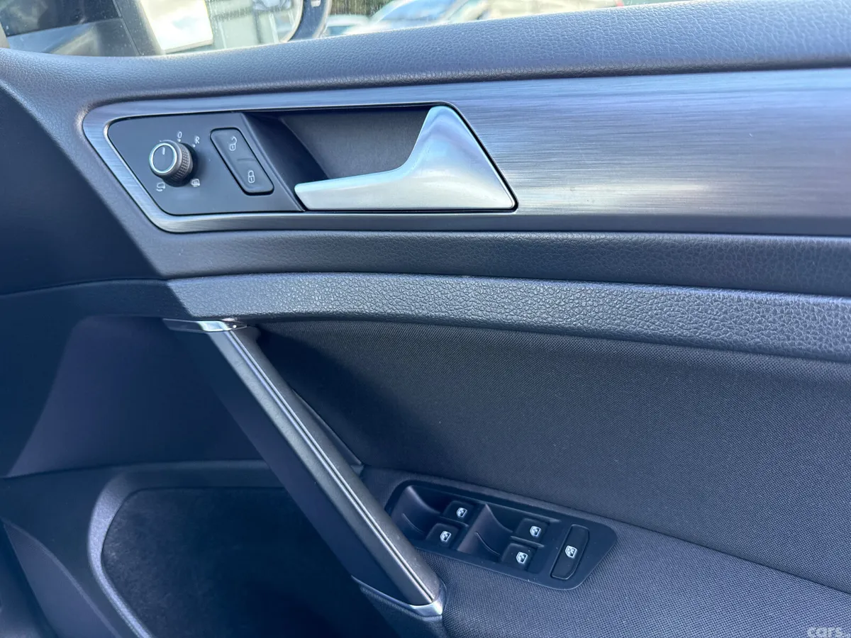 Volkswagen Golf Estate, Petrol, 2017, Black