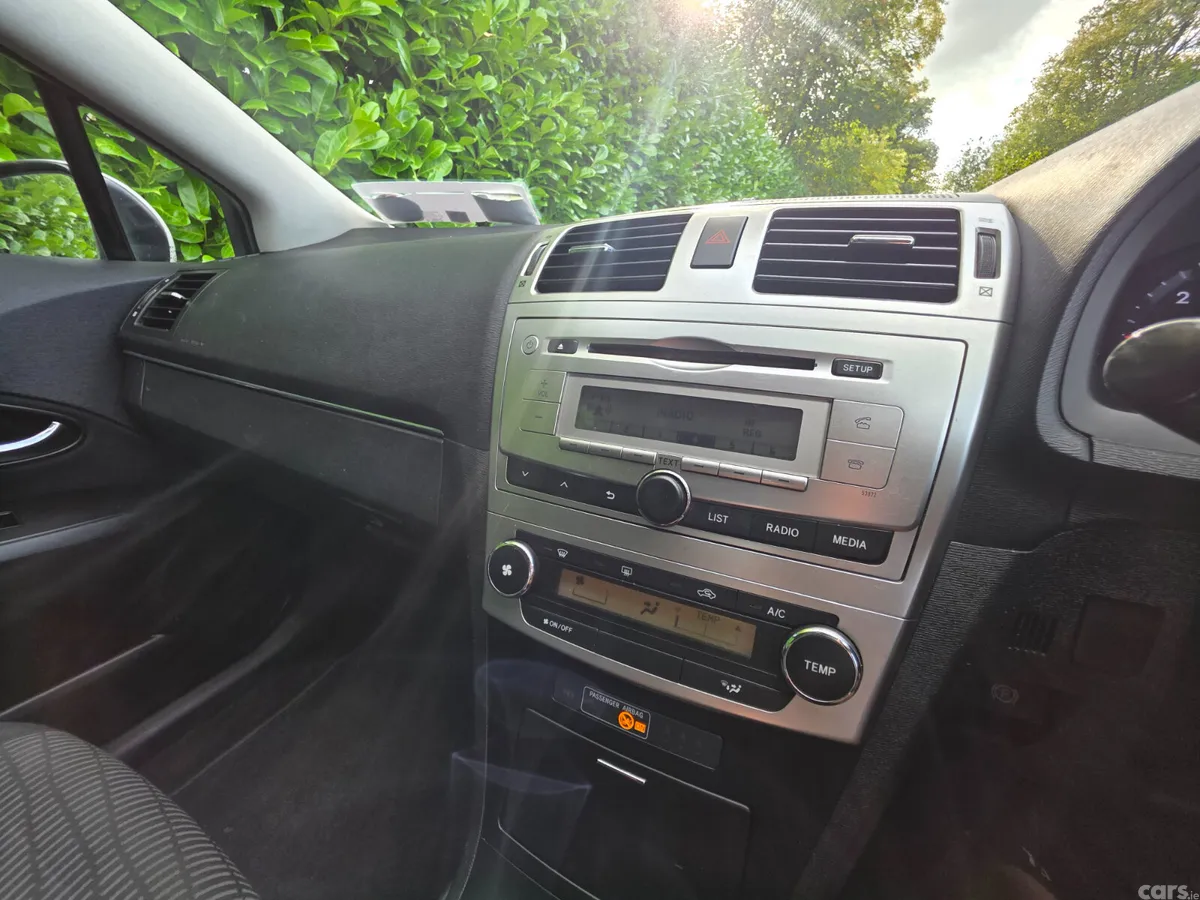 Toyota Avensis Estate, Diesel, 2015, Silver