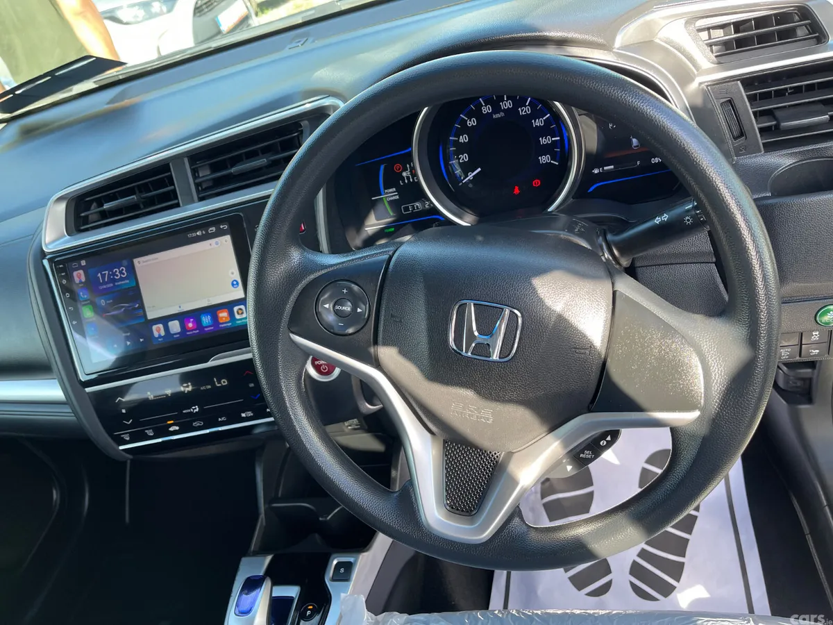 Honda Fit Hatchback, Petrol Hybrid, 2016, White