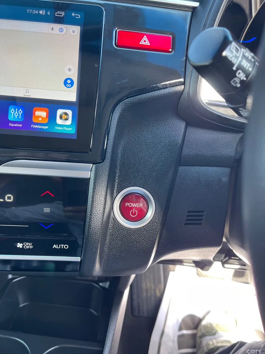 Honda Fit Hatchback, Petrol Hybrid, 2016, White
