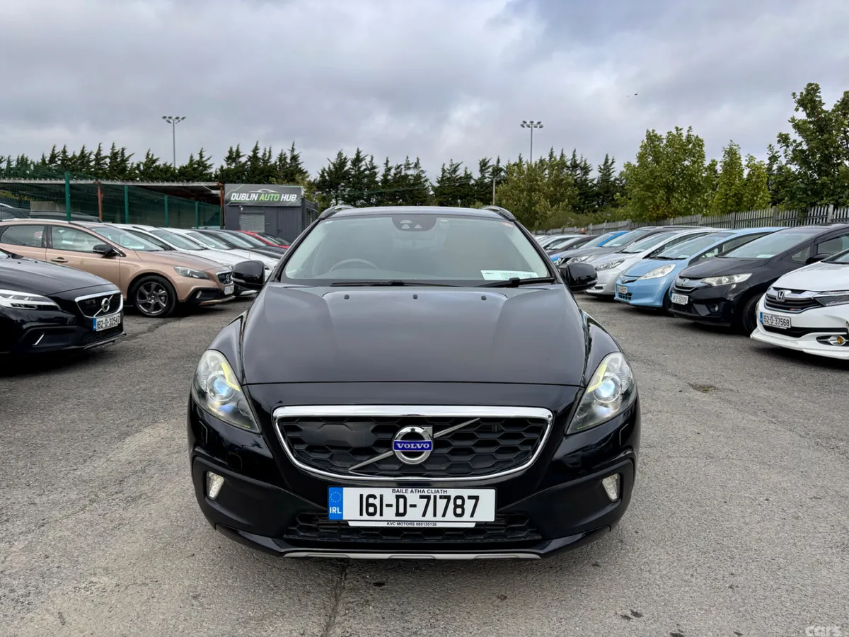 Volvo V40 Hatchback, Diesel, 2016, Black