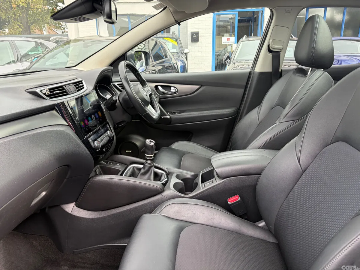 Nissan Qashqai Hatchback, Diesel, 2019, Black