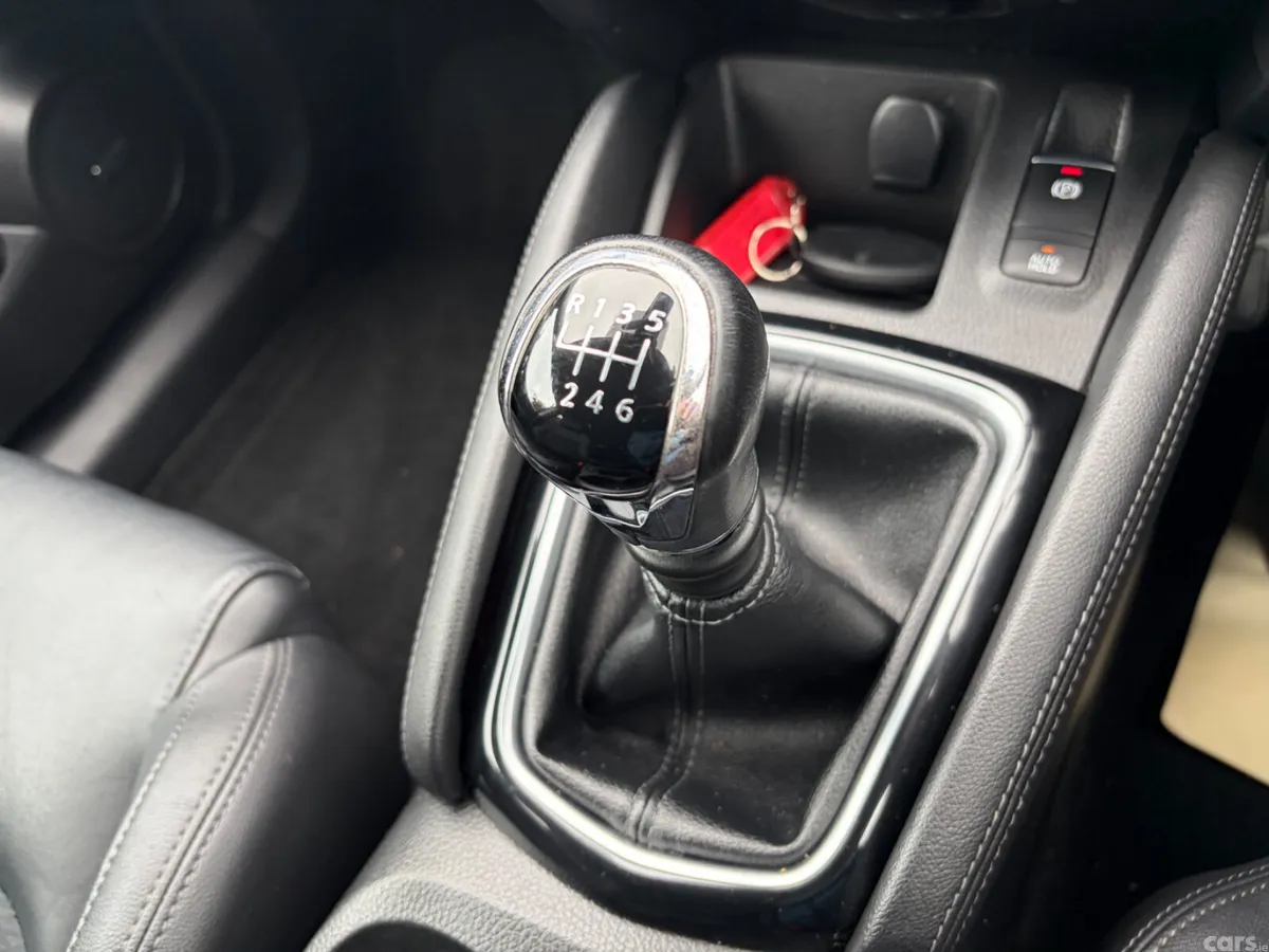 Nissan Qashqai Hatchback, Diesel, 2019, Black