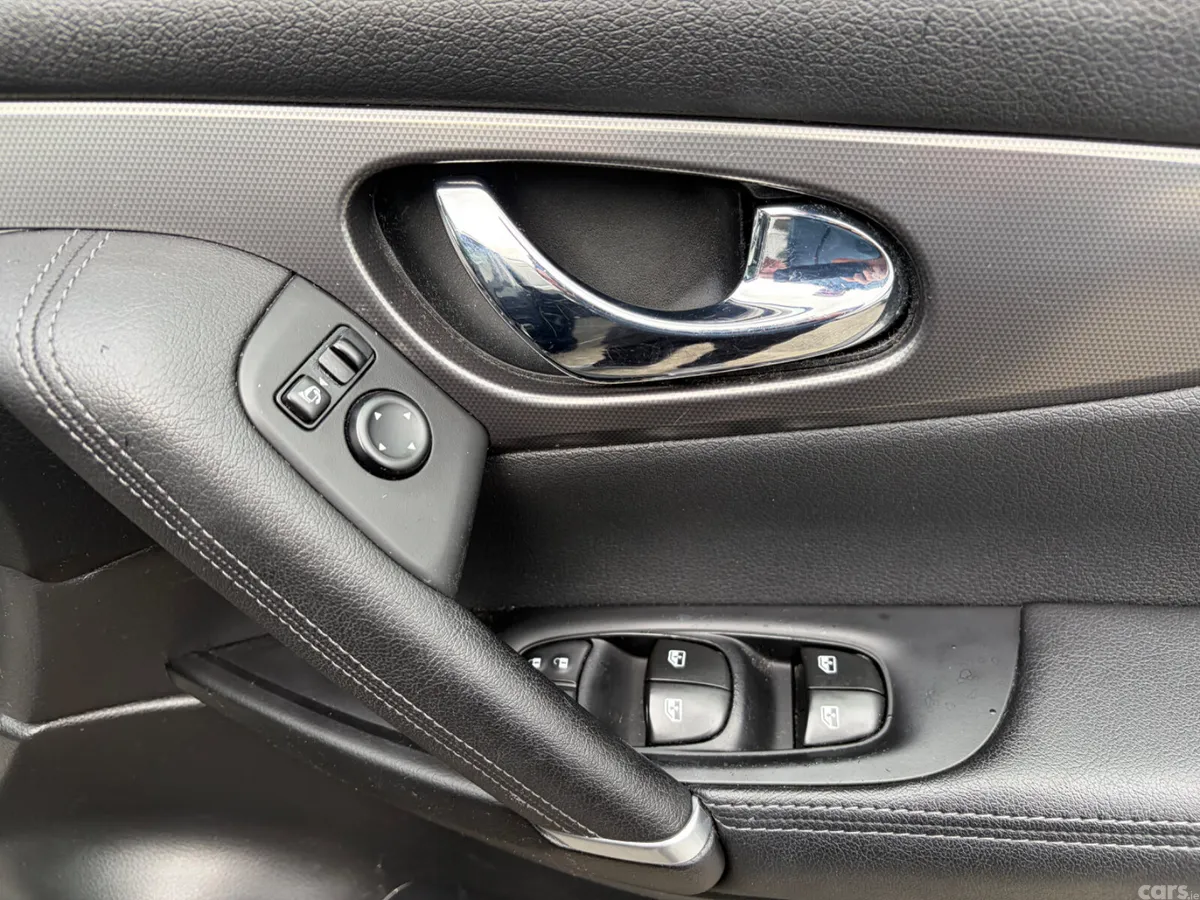 Nissan Qashqai Hatchback, Diesel, 2019, Black