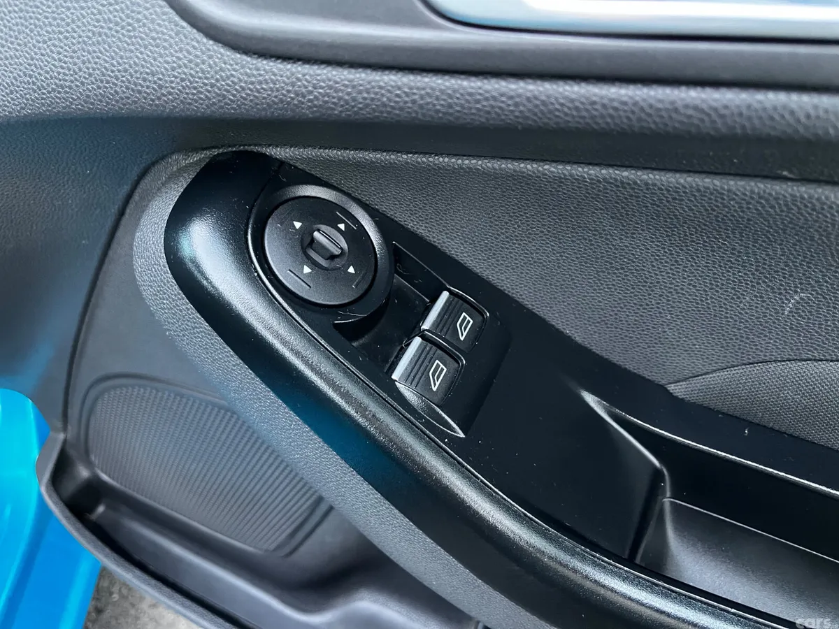 Ford Fiesta Hatchback, Petrol, 2015, Blue