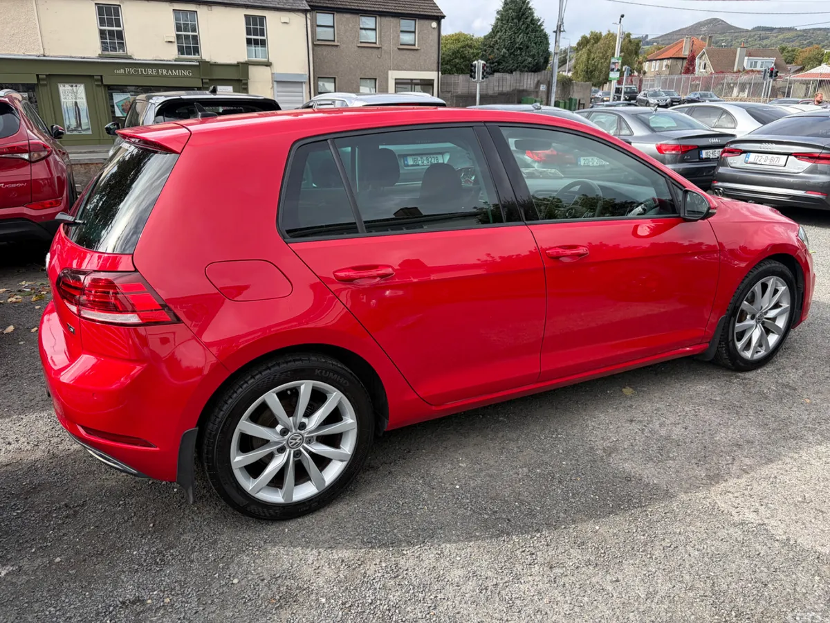 Volkswagen Golf Estate, Petrol, 2017, Red