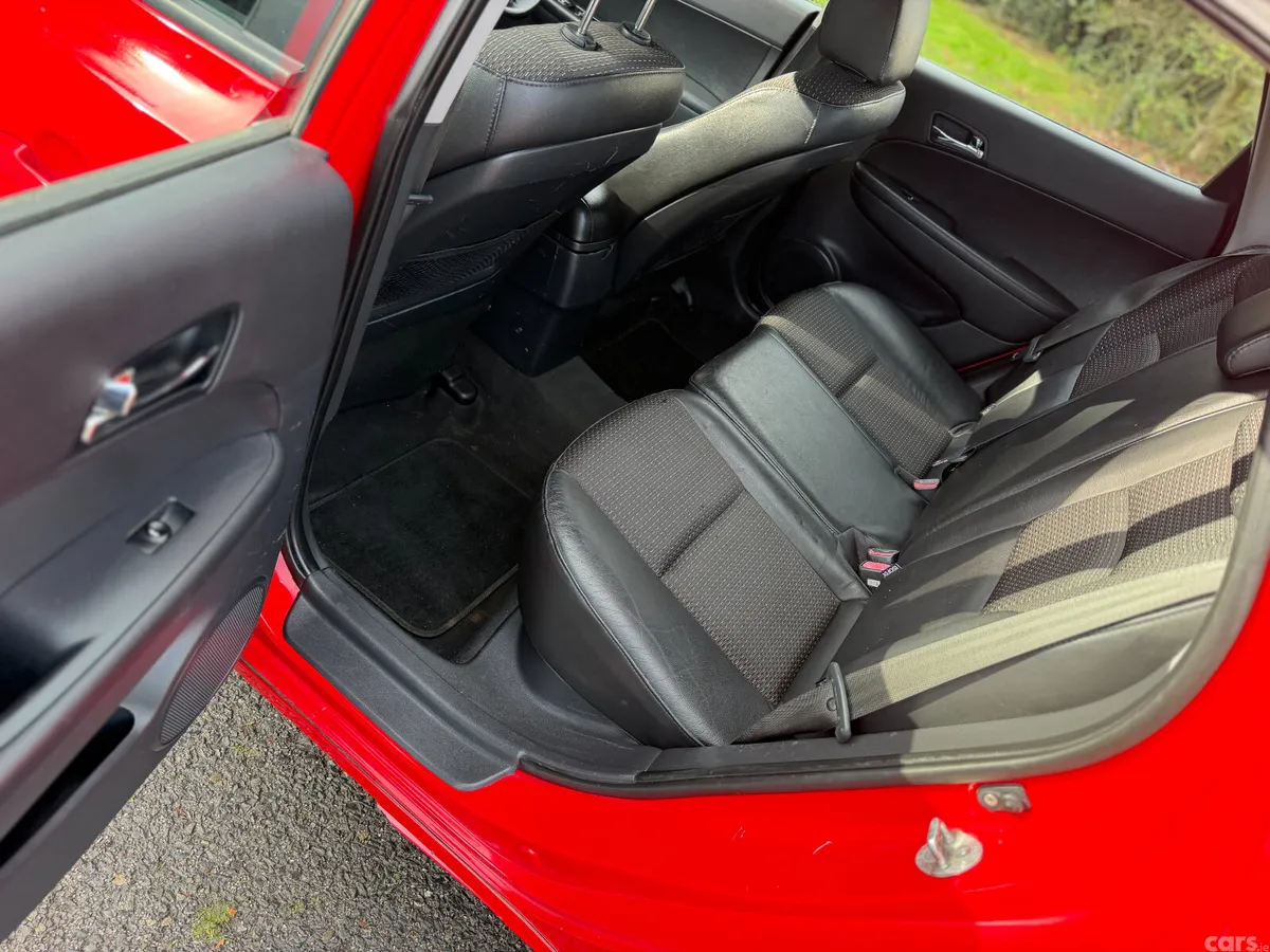 Hyundai i30 MPV, Diesel, 2011, Red