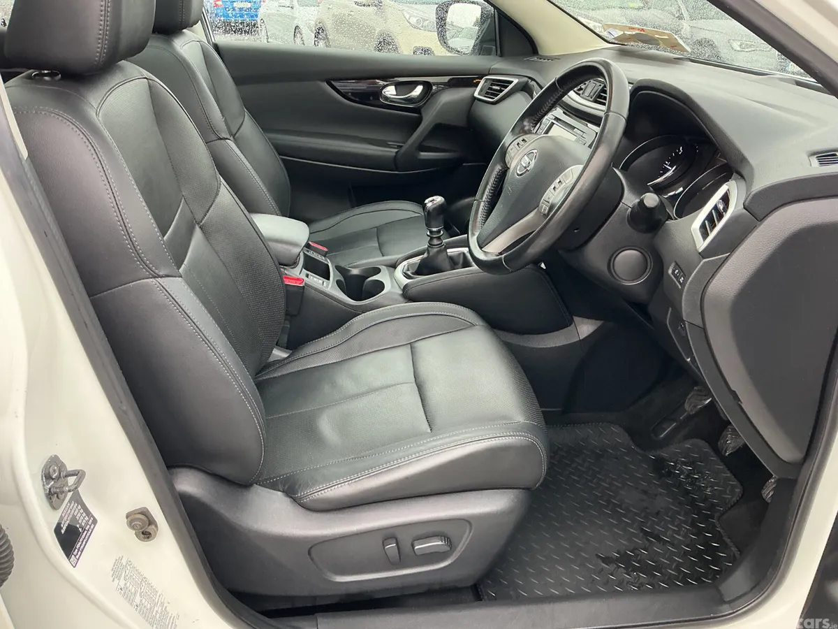 Nissan Qashqai SUV, Diesel, 2017, White