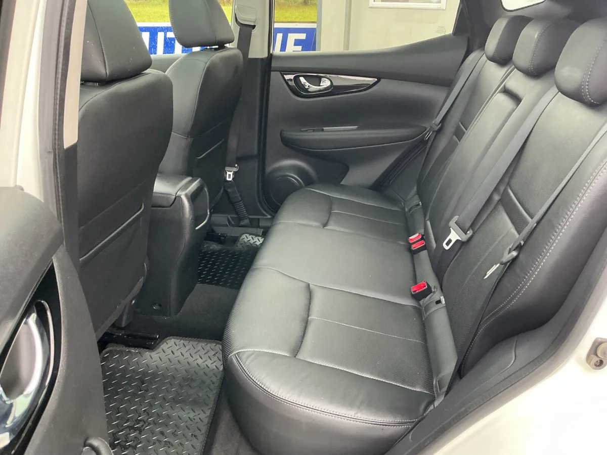 Nissan Qashqai SUV, Diesel, 2017, White