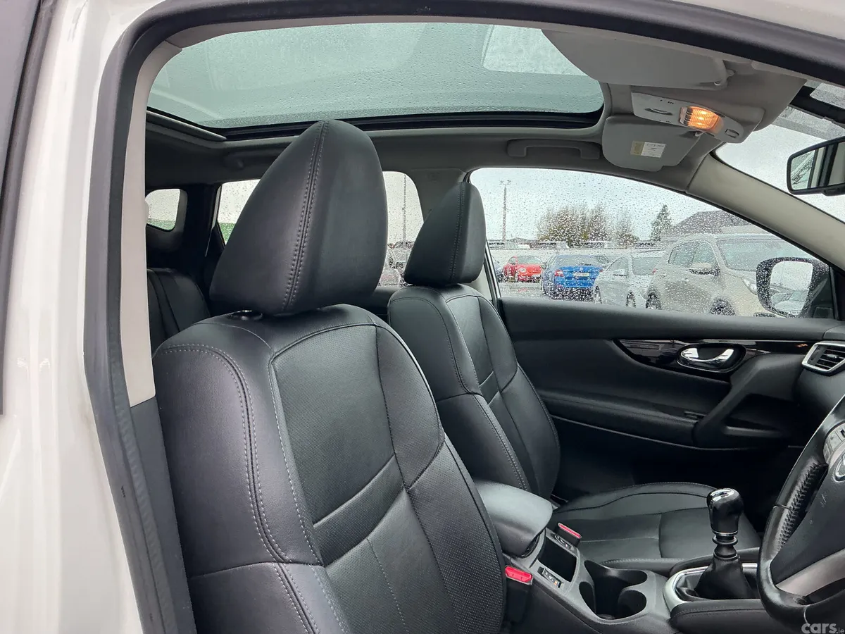Nissan Qashqai SUV, Diesel, 2017, White