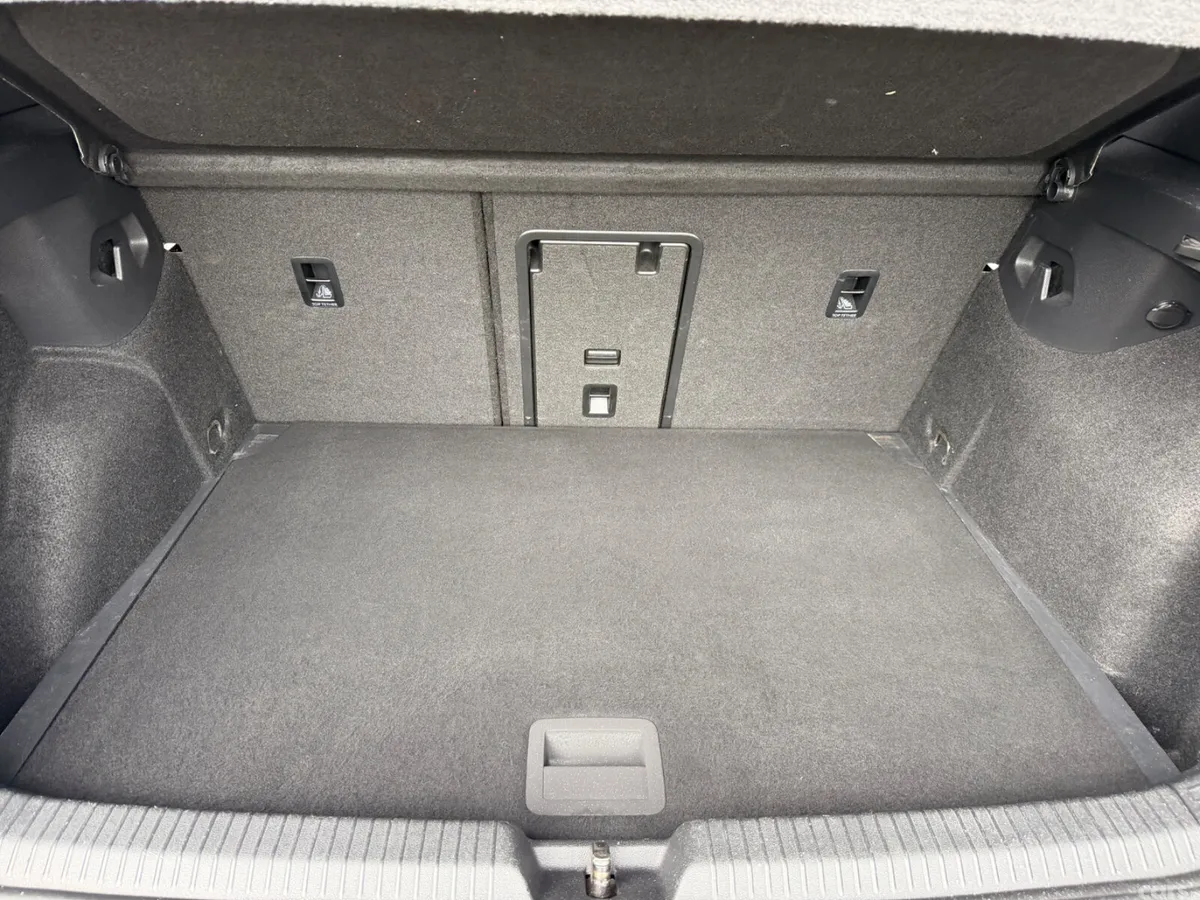 Volkswagen Golf Estate, Diesel, 2021, White