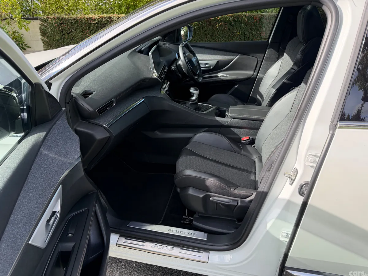 Peugeot 3008 MPV, Diesel, 2018, White