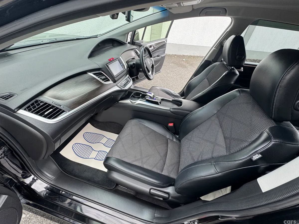 Honda Jade MPV, Petrol Hybrid, 2015, Black