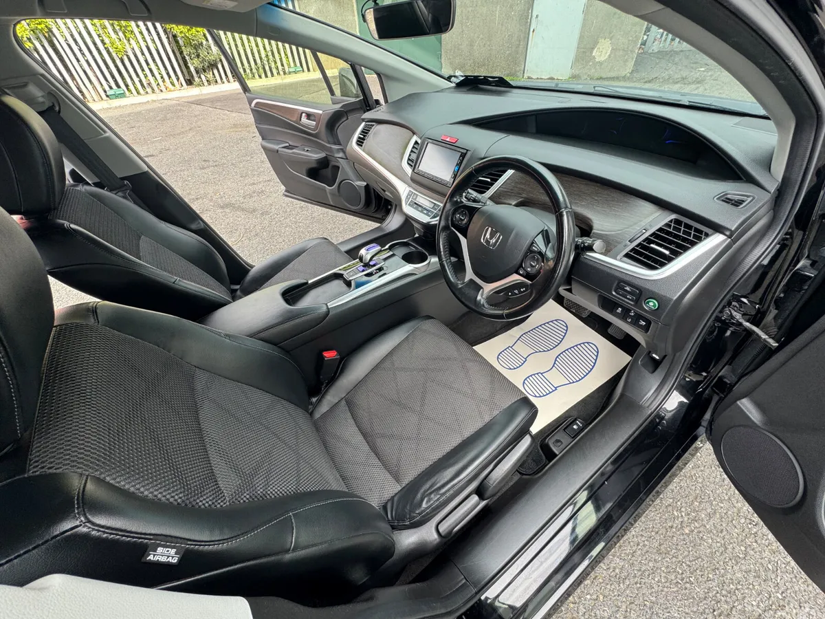 Honda Jade MPV, Petrol Hybrid, 2015, Black