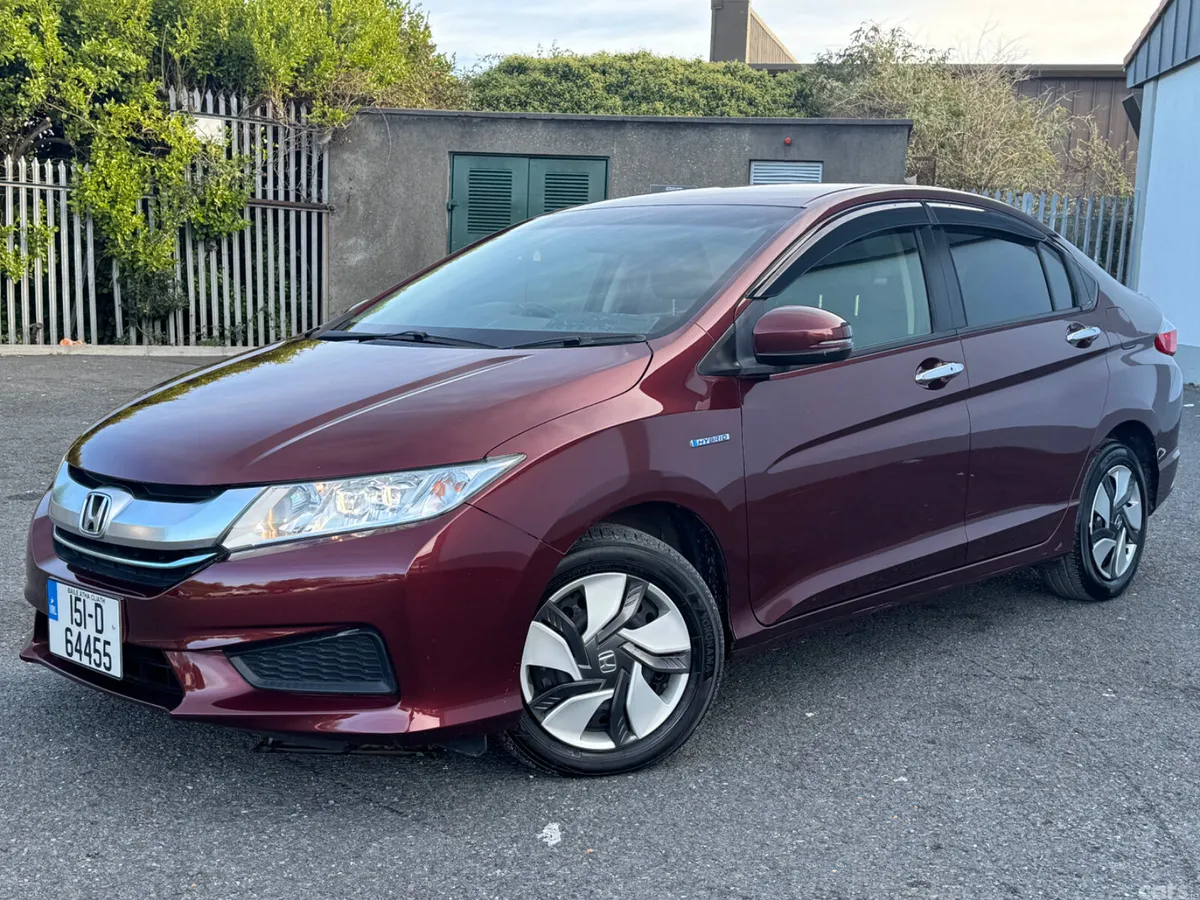 Honda Grace Saloon, Petrol Hybrid, 2015, Red