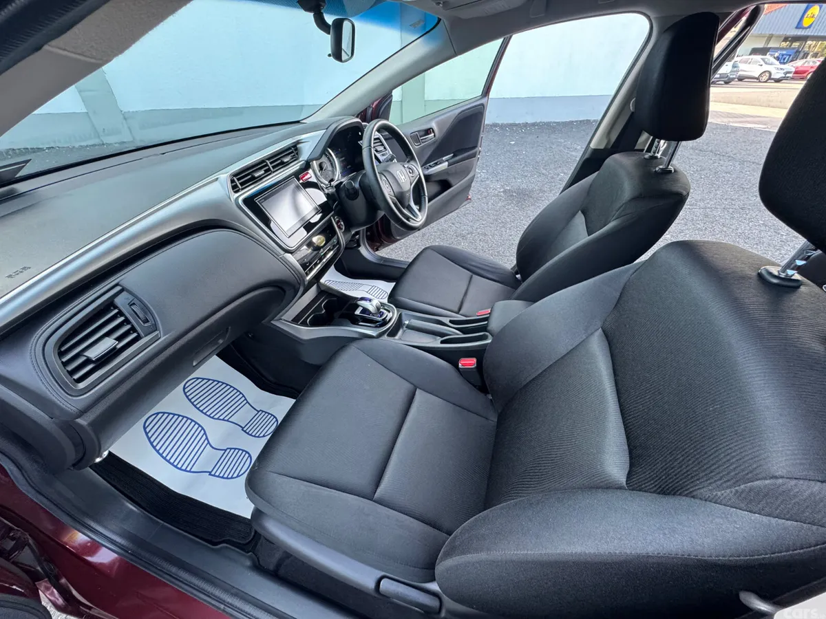 Honda Grace Saloon, Petrol Hybrid, 2015, Red