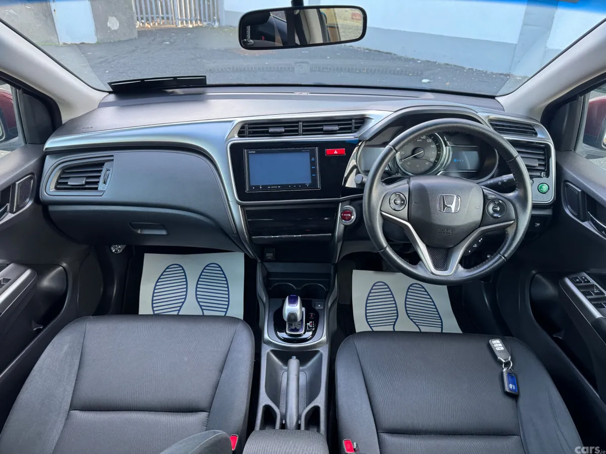 Honda Grace Saloon, Petrol Hybrid, 2015, Red
