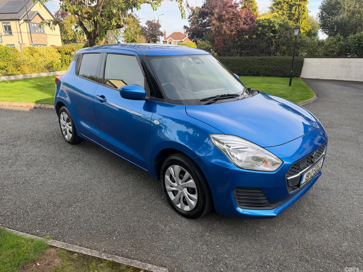 Suzuki Swift Hatchback, Petrol, 2019, Blue